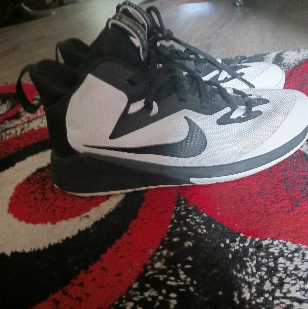 Nike kyrie shoes